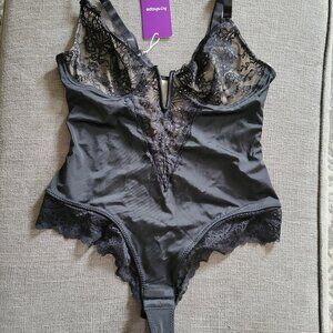 HeyShape V-Neck Half Lace Bodysuit